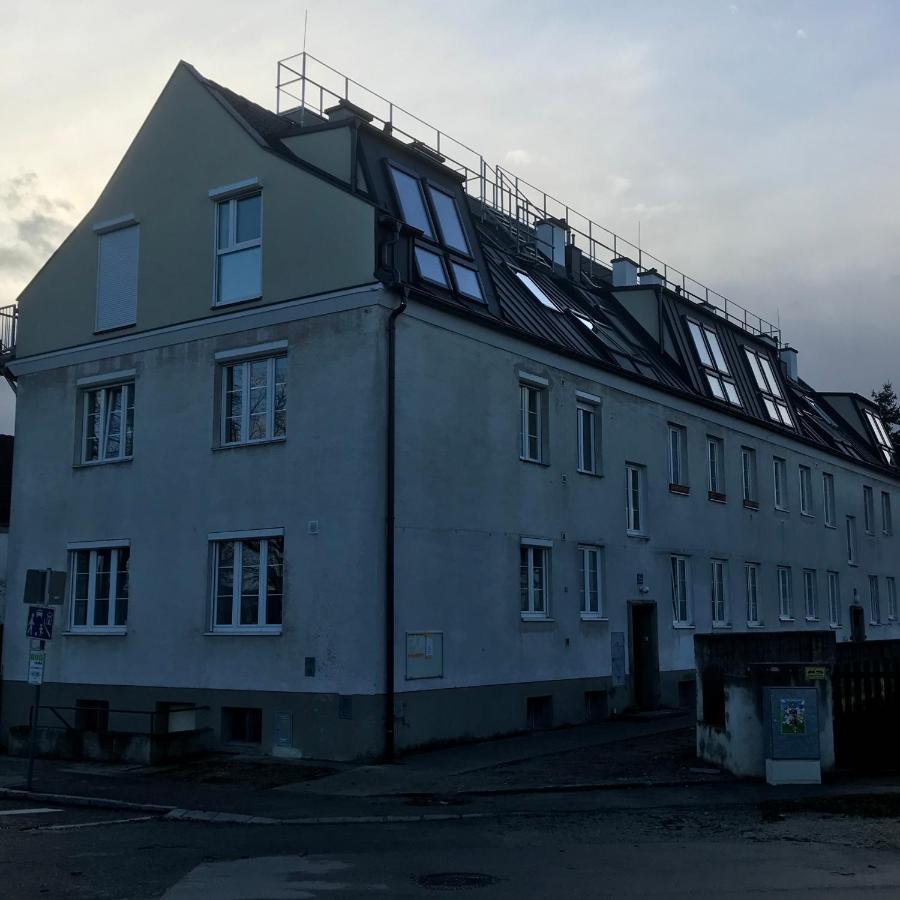 Lg Living Apartment Stockerau Eksteriør billede