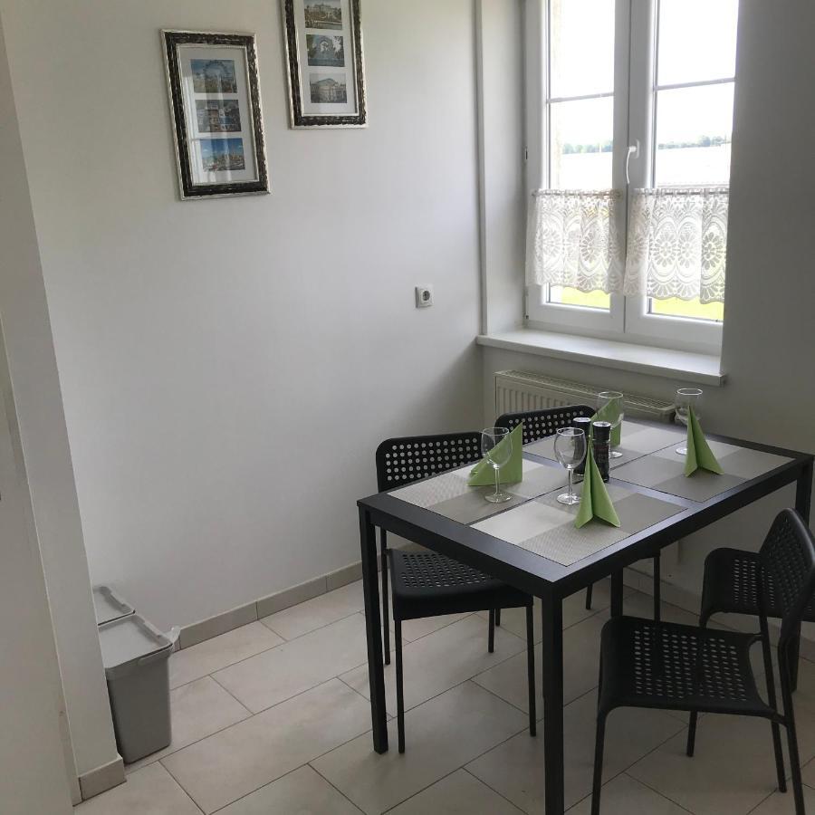 Lg Living Apartment Stockerau Eksteriør billede